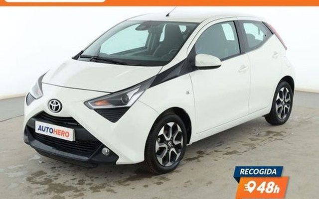 TOYOTA Aygo 1.0 VVT-i x-play x-shift