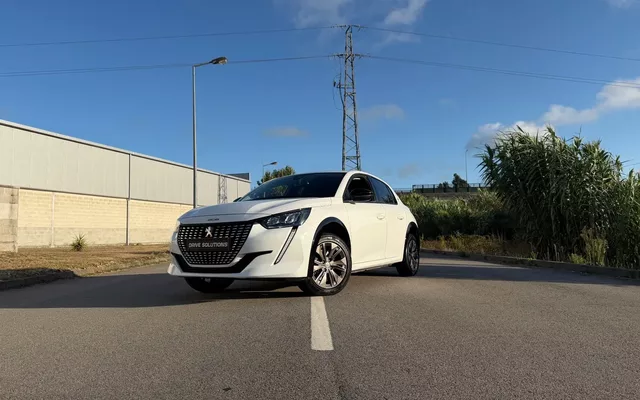 Peugeot e-208 Allure Pack