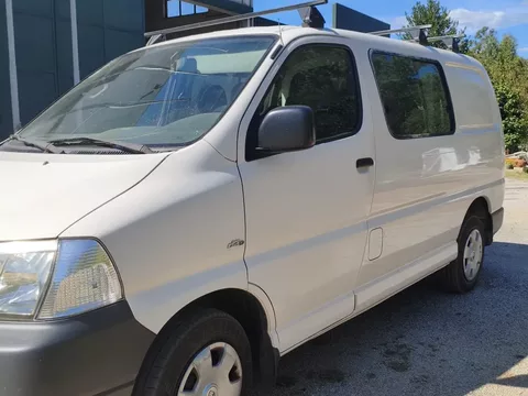 Toyota HiAce 2.5 D-4D Service 2.8T AC
