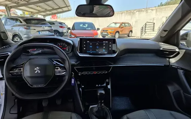 Peugeot 2008 2022 1.2 PureTech Allure Pack