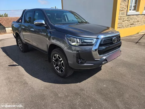 Toyota Hilux 2.4 D-4D 4WD CD CM