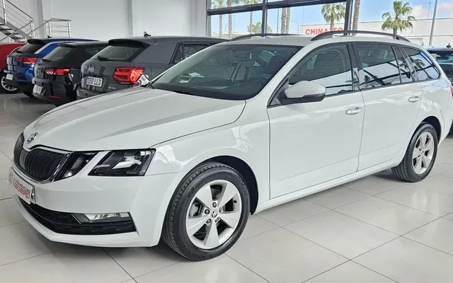 SKODA Octavia Octavia Combi 2.0TDI CR Like DSG 110kW