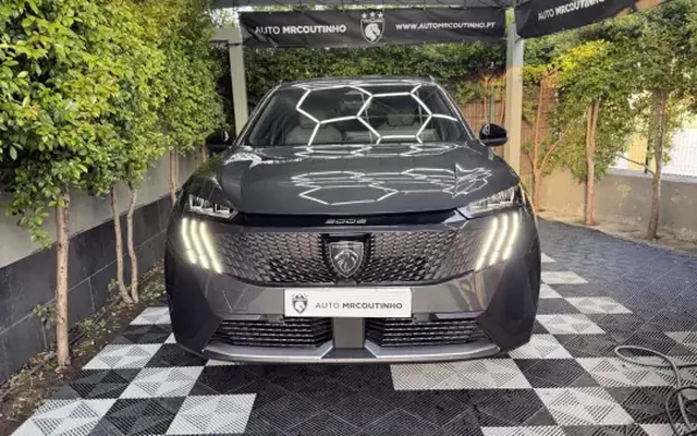 Peugeot 5008 2025 1.2 Hybrid Allure e-DCS6