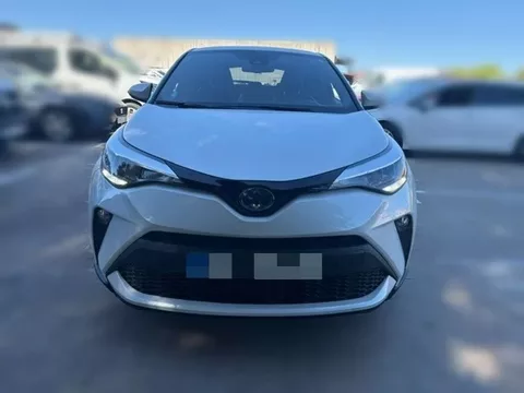 TOYOTA C-HR + 1.8 125H Advance
