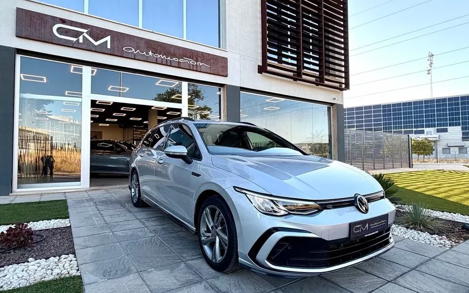 VOLKSWAGEN Golf R-Line 1.5 eTSI 96kW (130CV) DSG Variant