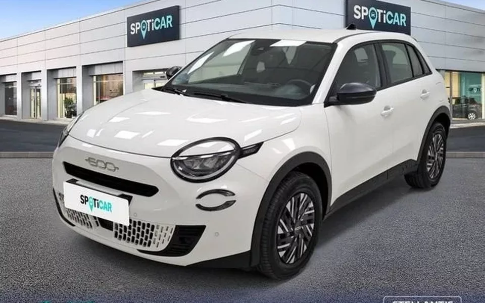 FIAT 600 MHEV 1.2 74kW (100CV) DDCT - - 17900€ en Vigo