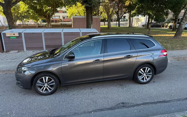 Peugeot 308 SW BlueHDi 130 EAT8 Stop & Start Tech Edition