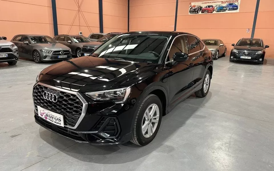AUDI Q3 Q3 Sportback 45 TFSIe Black line S-tronic