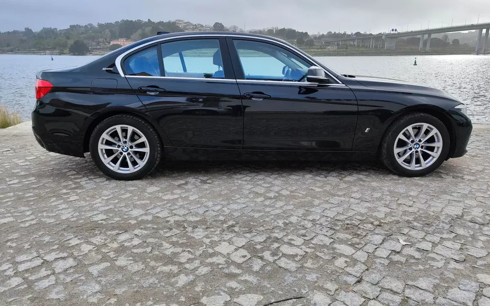 BMW 330 e iPerformance Advantage