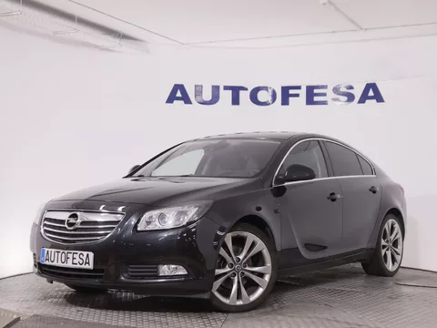 Opel Insignia 2.0 T SPORT 4X4 220CV 5P # CUERO,NAVI,PARKTRONIC