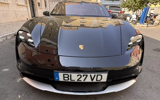 Porsche Taycan Cross Turismo 4S