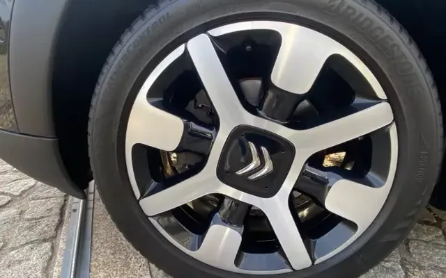 Citroën C4 Cactus 2019 1.2 PureTech Shine EAT6