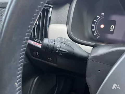 VOLVO V90 V90 B4 Plus Dark Aut.