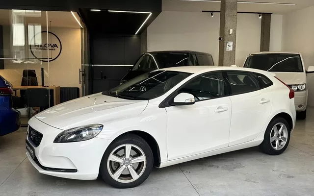 VOLVO V40 V40 D2 Kinetic 120