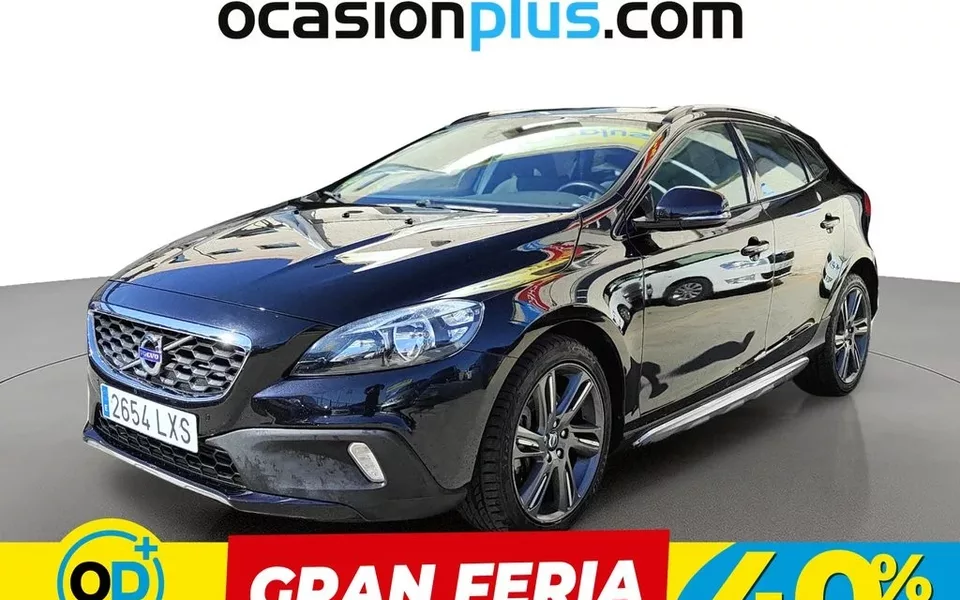 VOLVO V40 Cross Country V40 Cross Country D3 Momentum Aut. - 11590€ en Maliaño