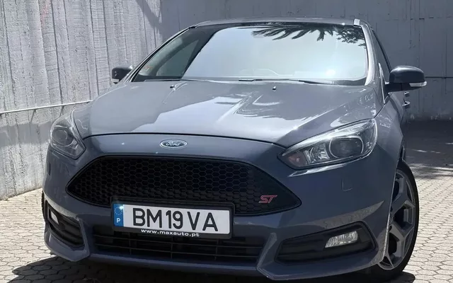 Ford Focus 2.0 EcoBoost ST c/ Pack Pele Desportiva
