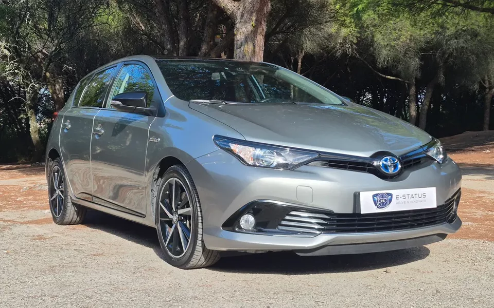 Toyota Auris 1.8 HSD Square Collection