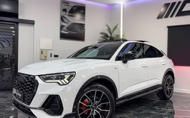 AUDI Q3 Q3 Sportback 35 TDI Black line S tronic