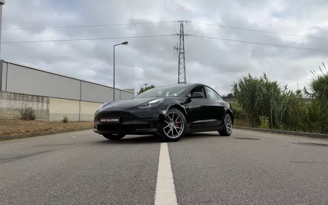 Tesla Model 3 Standard Range Plus RWD