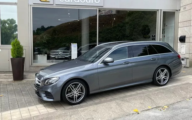 Mercedes-Benz E 220 d AMG Line