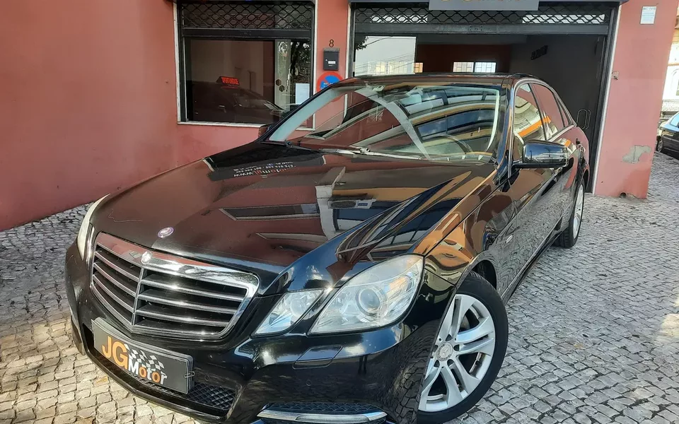 Mercedes-Benz E 220 CDi Avantgarde BlueEfficiency Auto.