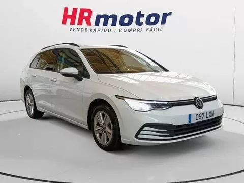 VOLKSWAGEN Golf Life eTSI
