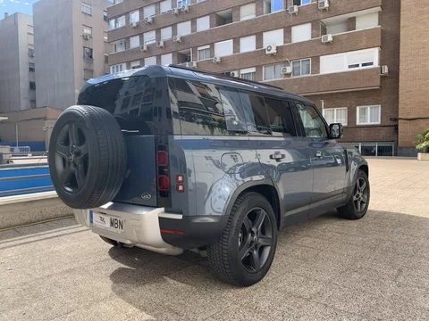 LAND-ROVER Defender Defender 110 3.0D l6 MHEV SE AWD Aut. 250