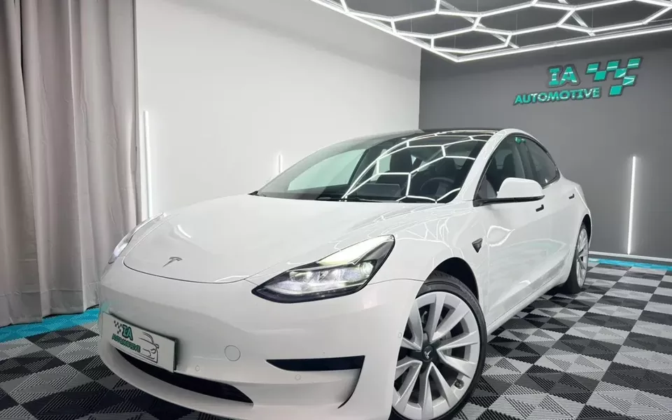 Tesla Model 3 Standard RWD
