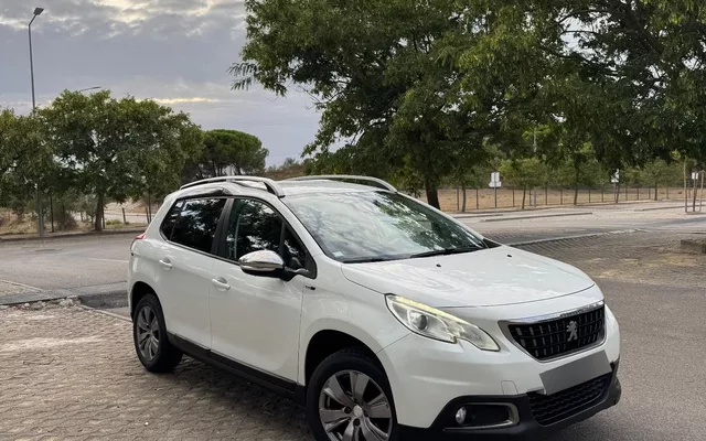 Peugeot 2008 1.2 VTi Allure
