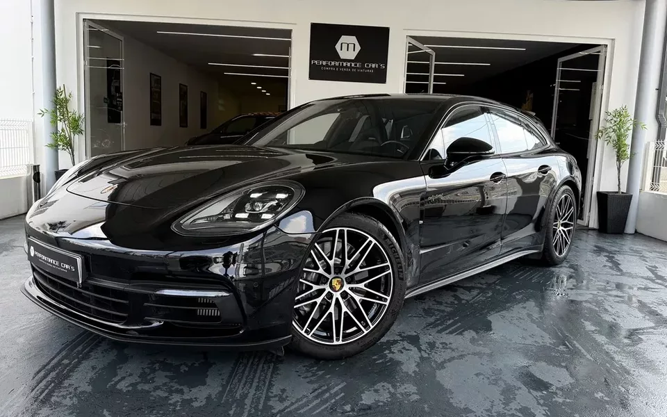 Porsche Panamera Sport Turismo 4 E-Hybrid Platinum Edition