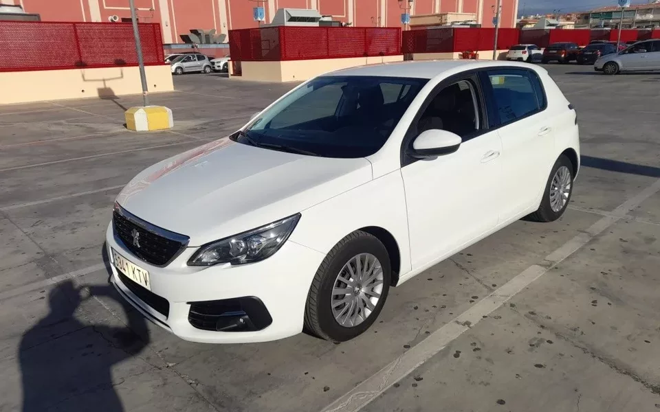 PEUGEOT 308 308 1.2 PureTech S&S Business Line 110 - 11900€ en Alicante