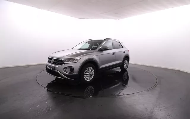 Volkswagen T-Roc 1.0 TSI Life 110cv / Vidros Escurecidos / LED / JLL