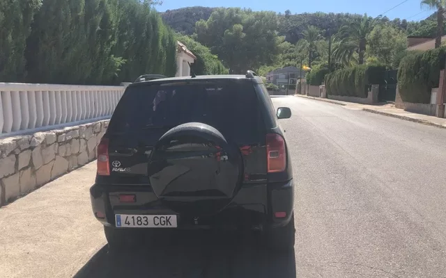 TOYOTA RAV-4 RAV-4 2.0 Advance 4x2 - 8000€ en