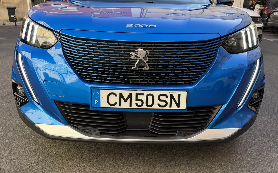 Peugeot e-2008