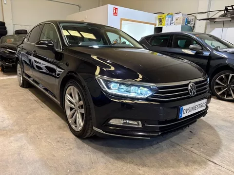 VOLKSWAGEN Passat VOLKSWAGEN Passat Berlina Automático de 4 Puertas