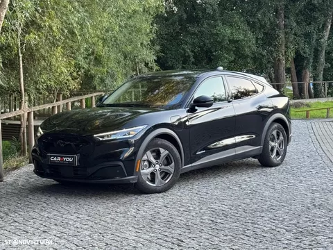 Ford Mustang Mach-E 75.7 kWh Base