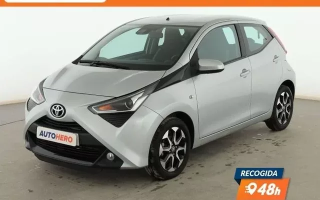 TOYOTA Aygo 1.0 X-Play club