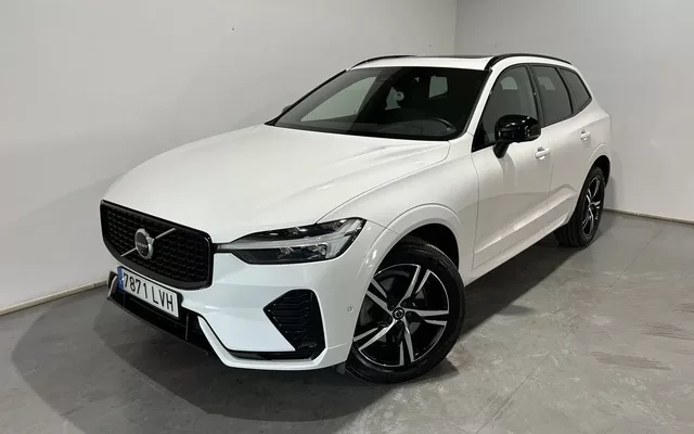 VOLVO XC60 XC60 B4 Plus Dark FWD Aut.