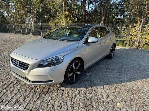 Volvo V40 2.0 D2 Momentum Geartronic