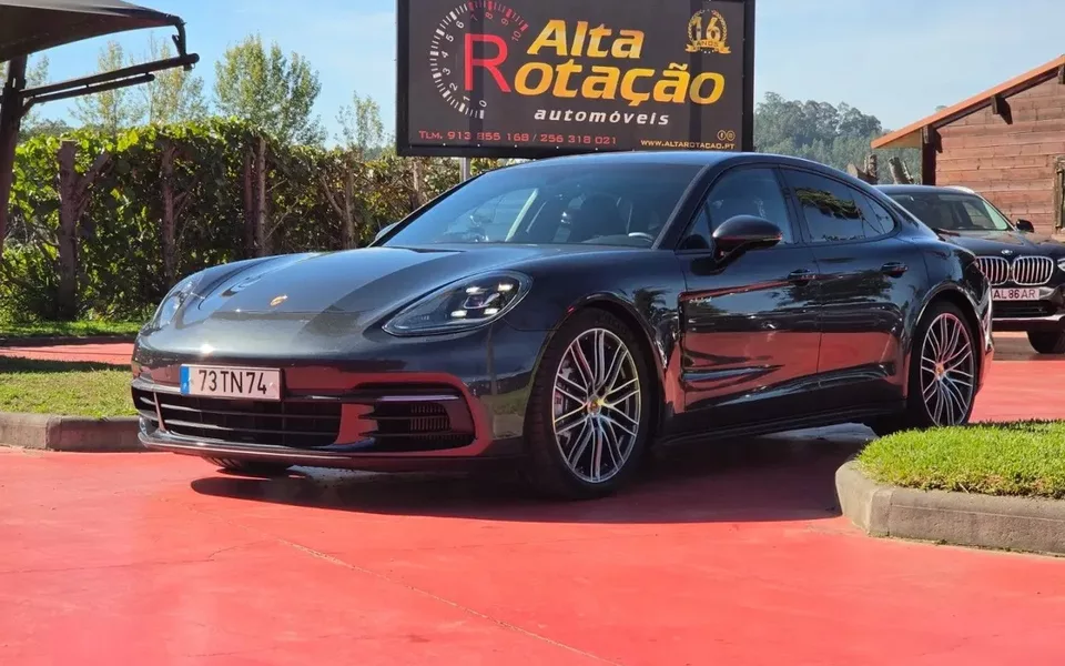 Porsche Panamera 4 E-Hybrid