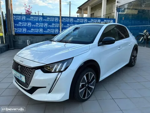 Peugeot e-208