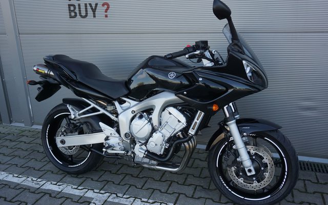 Yamaha FZ6 Fazer 600 ABS S1 AKRAPOVIC kat. A2