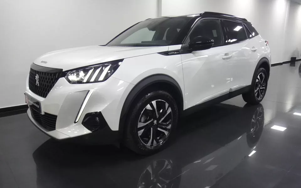 Peugeot 2008 PureTech 130 EAT8 GT