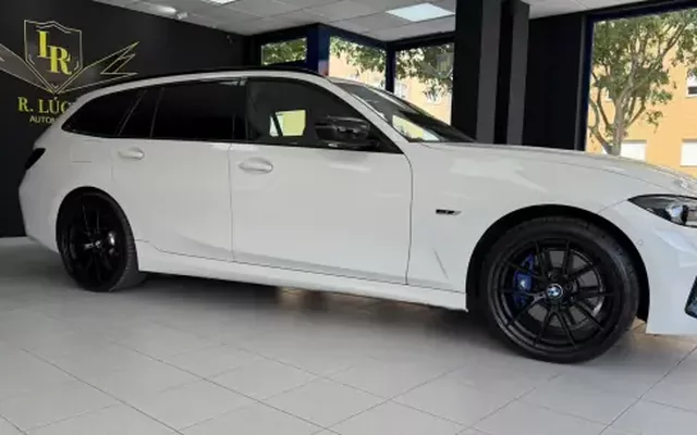 BMW 330 2022 e Pack Desportivo M Auto