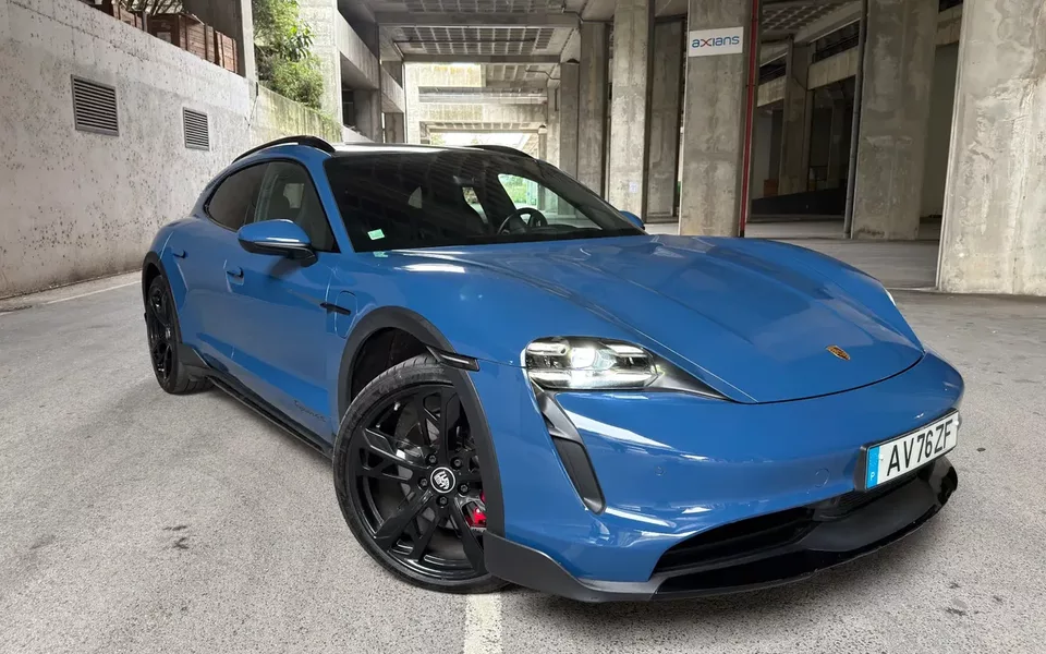 Porsche Taycan Cross Turismo 4S