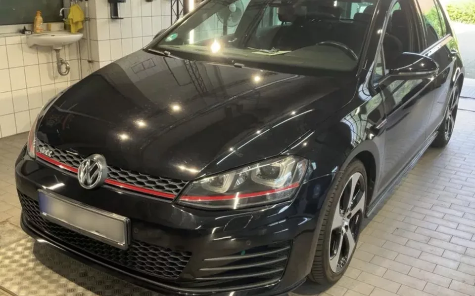VW Golf GTI Performance BlueMotion DSG
