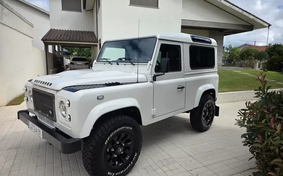 Land Rover Defender 90 2.4 CRD S