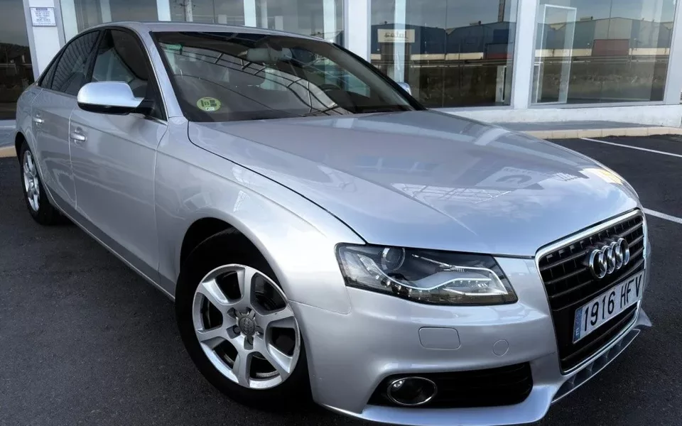 AUDI A4 A4 2.0TDI DPF 143
