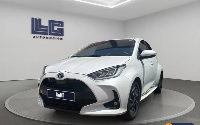 TOYOTA Yaris Yaris 120H 1.5 Style Plus - 15490€ en Las palmas de gran canaria