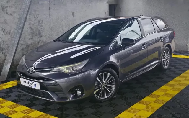 Toyota Avensis Touring Sports 1.6 D-4D Luxury+GPS